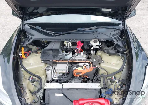 2023 Tesla Model Y Awd/Long Range Dual Motor All-Wheel Drive z USA, uszkodzony, nr VIN 7SAYGDEE7PF768213